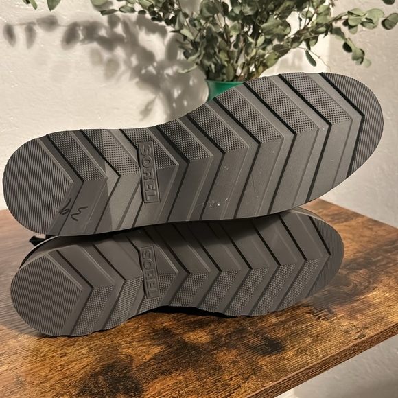 Sorel Hi-Line Hiking Boots - Waterproof, Leather Women 12- Men 10. - Picture 5 of 7